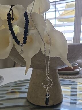Set Silver Crescent Moon Necklace with Black Stone Pendant & Adj. Bracelet